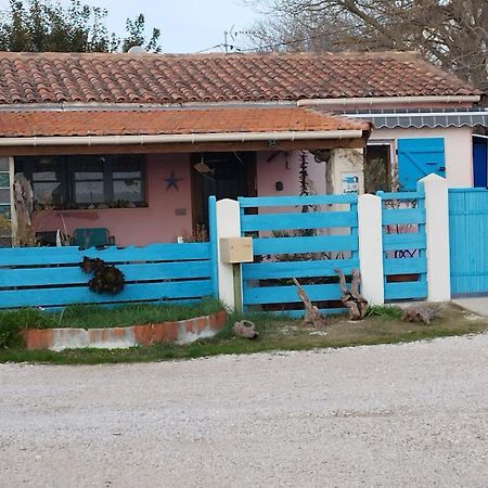 Une Maison Sur Une Presqu'Ile Port-Saint-Louis-du-Rhône Extérieur photo